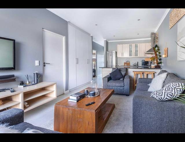 2 BEDROOM HOUSE FOR SALE IN PARKLANDS EAST